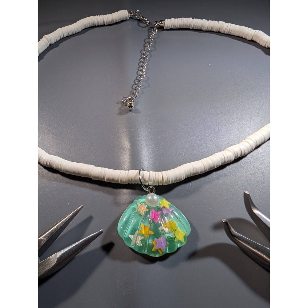 Handmade White Heishi Bead Necklace Teal Resin Star Shell Pendant Adjustable